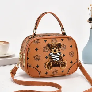Bolso bandolera de retazos estampado marrón con lindo parche de osito de peluche, bolso elegante.