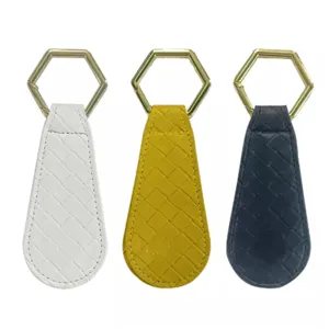 Clip per cappello in pelle intrecciata per viaggi all'aperto, elegante gancio per borsa in vari colori.