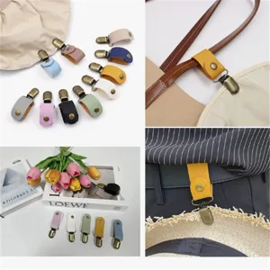 Clip per cappello in pelle portatile per viaggi, clip multicolore per borse.