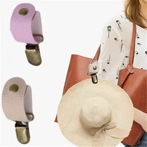 Clip per cappello in pelle portatile per borsa da viaggio, pratica clip a becco d'anatra.
