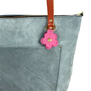 Ciondolo borsa fiore in pelle ciondolo PU carino per donna zaino decorazione accessorio