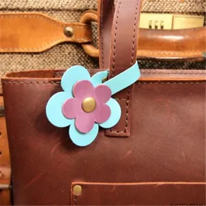 Ciondolo borsa fiore in pelle PU portachiavi accessorio floreale estetico carino decoro zaino