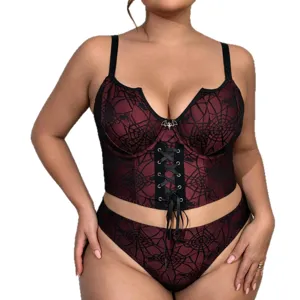 Plus Size Gothic Spinnennetz Spitzen Korsett Lingerie Set mit passendem Slip.
