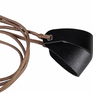 Borsetta in pelle per fionda tattica da esterno, accessorio resistente per tiro all'aperto.
