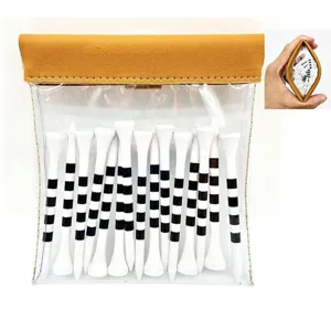 Dettaglio borsa porta tee da golf in PVC trasparente con pratici tee all'interno.