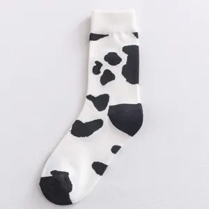 Unisex Cute Cow Print Crew Socks Cotton Blend Sports Casual Mid Tube Socks For Men And Women Fashion Daily Wear