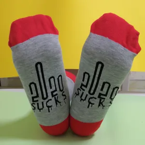 Κάλτσες μεσαίας γάμπας 2020 Sucks, αστείες γκρίζες και κόκκινες βαμβακερές κάλτσες δώρου.