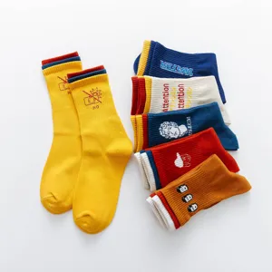 Chaussettes longues en coton Harajuku pour femmes poignets rayés colorés chaussettes décontractées