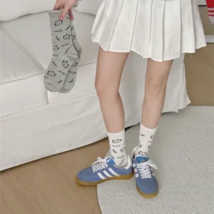 Chaussettes en coton pour femmes avec motif chat, style japonais mignon port quotidien.