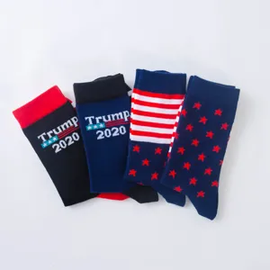 2020 Trump Wahl Themen Mid-Tube Baumwollsocken Set, mit amerikanischer Flagge und Sternmustern.