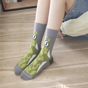 Cute cartoon frog pattern mid-calf socks for men and women, cozy autumn winter funny cotton socks.