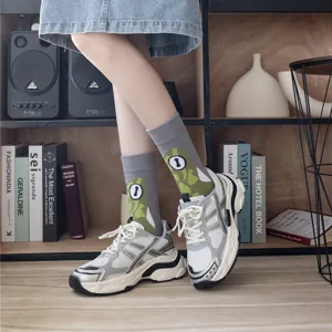 Cute cartoon frog mid-calf socks for women and men, stylish autumn creative casual funny socks.