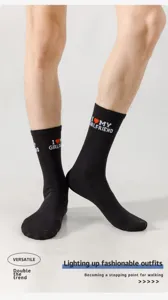 Freizeit Baumwoll Socken mit Liebesbrief Muster schwarze Socken fuer Paare im Alltag.