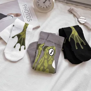 Funny frog crew socks for men and women, cute animal cotton long socks for daily wear.