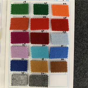Carta de colores de posavasos de fieltro con varios tonos para la decoracion de la mesa.
