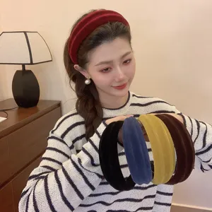 Velvet wide headband for women, thick hair hoop anti-slip hair accessory daily wear.