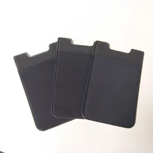 Vista dettagliata dell'adesivo portacarte per telefono elastico nero con tasca pratica.