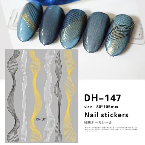 Detailansicht von 3D Wellenmuster Nagelkunst Aufklebern, selbstklebende DIY Maniküre Folien.