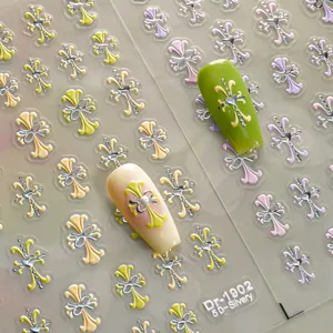 Adesivi per nail art con croce argentata goffrata 5D con motivi in stile gotico vintage.