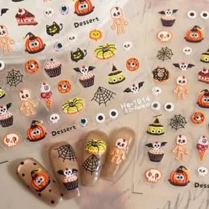 Adesivi per unghie Halloween in rilievo 5D con teschi carini, zucche e dettagli di dessert spaventosi.