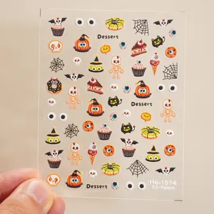 Adesivi per unghie di Halloween goffrati 5D con simpatici scheletri, zucche e motivi spettrali.