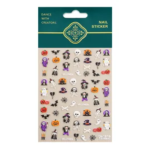 Autocollants d'art d'ongles gaufrés 5D d'Halloween avec de mignons motifs de fantômes.