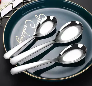 Set di cucchiai da zuppa in acciaio inox, cucchiai robusti con manico lungo per cucina.