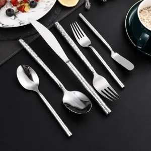 Set di posate martellate in acciaio inossidabile coltello forchetta cucchiaio cucina