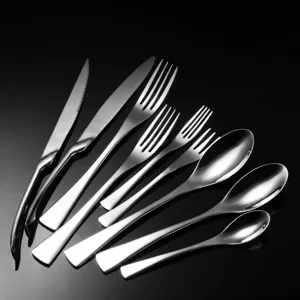 Set di Posate in Acciaio Inossidabile Coltello da Pranzo Forchetta Cucchiaio Cucchiaio da Dessert Stoviglie Utensili da Cucina Lucido