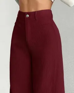 Details van corduroy broek met hoge taille en wide leg, prachtige bordeaux stof.