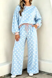 Dames lichtblauwe gestippelde sweatshirt met lange mouwen en bijpassende joggingbroek set.