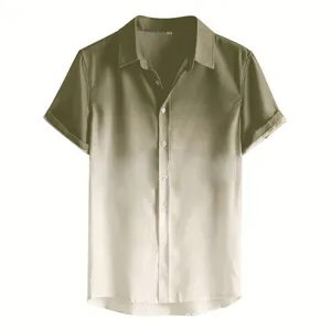 Vista dettagliata del tessuto della camicia sfumata a maniche corte, colletto e bottoni.