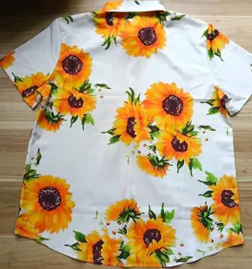 Herren Sommer Freizeit Kurzarm Hemd mit lebendigem 3D Sonnenblumen Druck und Umlegekragen.