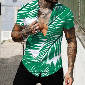 Chemise homme manches courtes imprimé palmier tropical style plage avec détails.