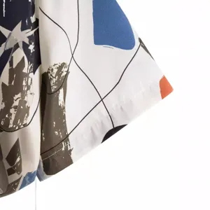 Chemise décontractée à manches courtes pour homme avec design artistique imprimé 3D.