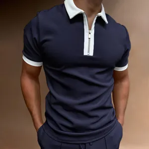 Polo de manga corta para hombre bicolor con elegante cierre de cremallera y estilo.