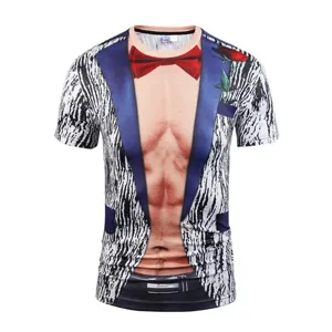 Close-up detail van 3d spier tuxedo print op korte mouw t-shirt grappige novelty top heren