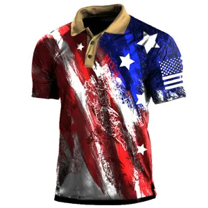 Vista detallada de polo verano hombre manga corta con estampado de bandera USA.