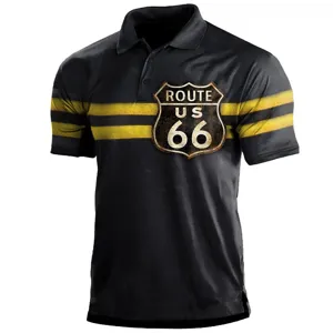Polo de manga corta para hombre en negro con rayas amarillas y estampado Route 66.