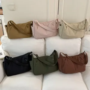 Large capacity nylon crossbody shoulder bag casual solid color versatile commuter tote bag