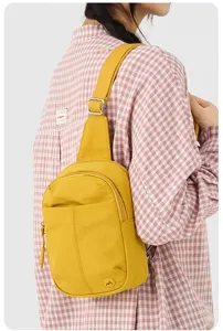 Sac bandoulière léger d'extérieur pour femme, sac de poitrine décontracté en nylon.