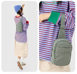 Sac bandoulière léger en nylon pour femme, sac de poitrine décontracté et tendance.