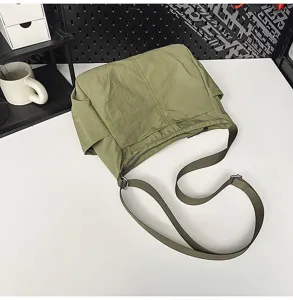 Large capacity nylon shoulder bag for women, lightweight casual crossbody tote bag, 2025 new.