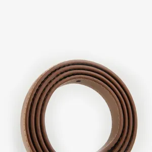 Trendy brown rolled leather belt for men and women, classic casual jeans waist accessory.