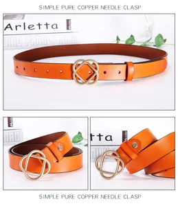 Ceinture en cuir orange pour femme avec boucle métallique géométrique, style élégant.