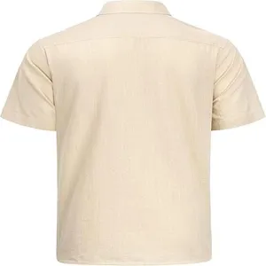 Lässiges Kurzarm-Herrenhemd Rückseite Detail beige einfarbig atmungsaktiver Stoff Sommerkleidung