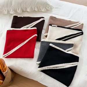Chale triangulaire en melange de laine unie style Coreen, echarpe chaude d'hiver pour femmes.