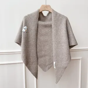 Châle en tricot mélange de laine minimaliste pour femmes, cape confortable automne hiver avec broderie.
