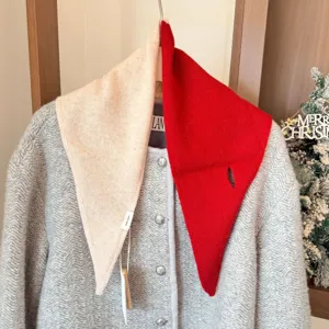 Écharpe triangulaire tricotée en 100% laine, châle chaud d'hiver bicolore élégant.