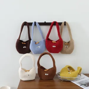 Sac à main en tricot de laine élégant avec bouton, sac mignon et décontracté en plusieurs couleurs.